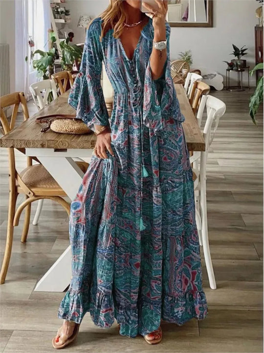 Boho maxi dress with flowing fit and details – Amira
