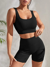 Two-piece women's fitness set with shorts & sports top – Sienna