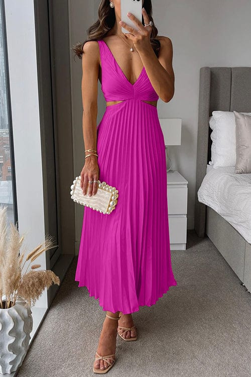 Elegant Pleated Dress with Figure-Flattering Fit – Emilie