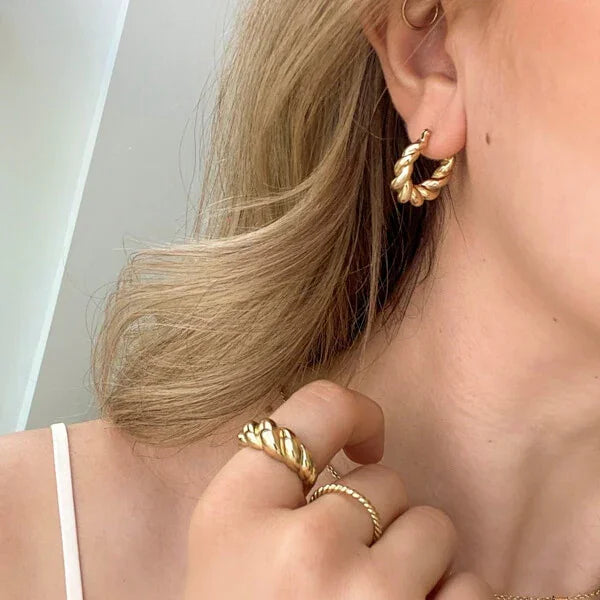 Golden Rope Dome Ring – Selene
