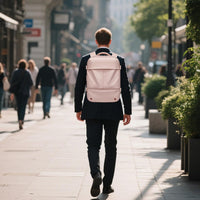 Erweiterbarer und wasserdichter Reiserrucksack mit Vakuumkompression – Arvid