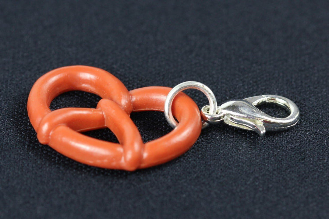 Pretzel Charm Pendant (Set of 2) – WiesnBrezn Oktoberfest 2025