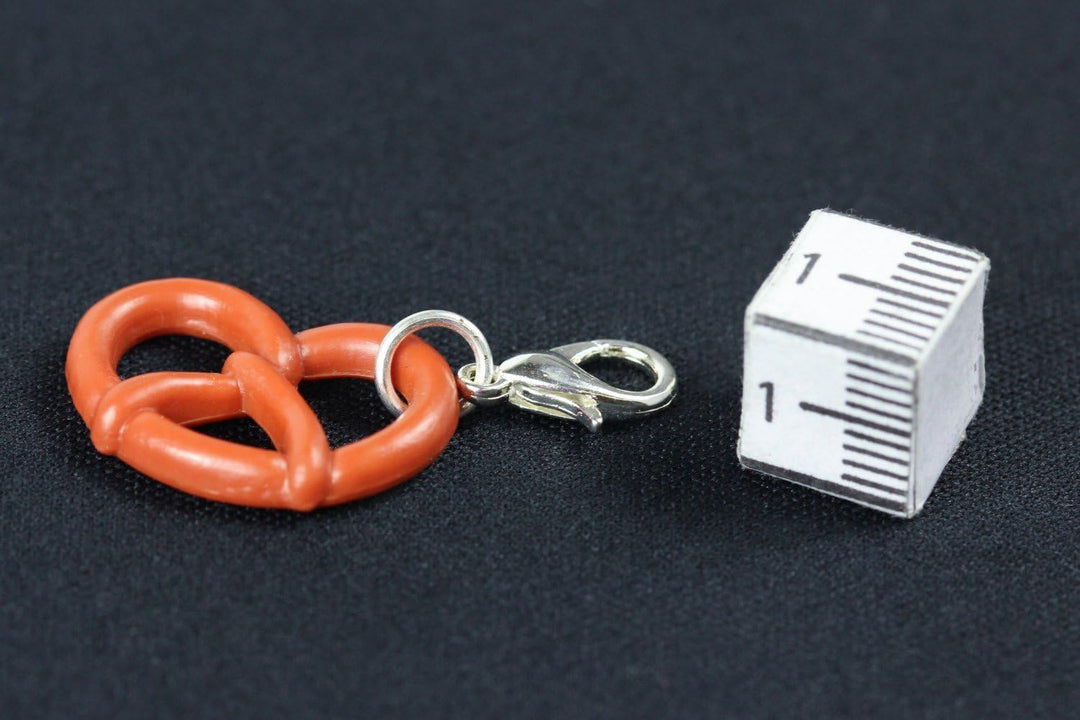 Pretzel Charm Pendant (Set of 2) – WiesnBrezn Oktoberfest 2025
