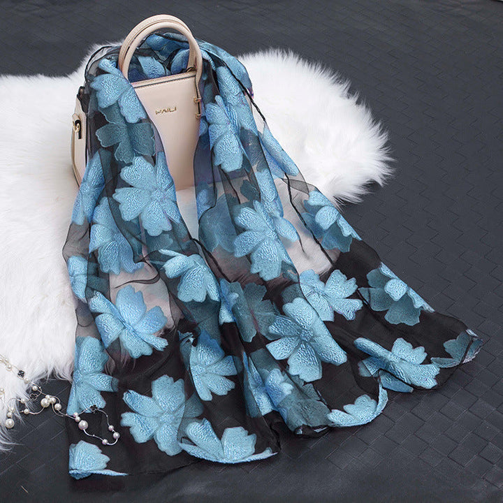 Bufanda de seda para mujer a la moda con estampado de flores y diseño con recortes – Fiora (1+1 GRATIS)
