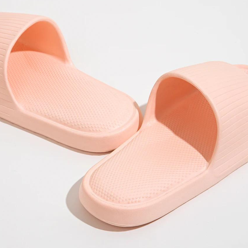 Summer men's slip-ons with non-slip sole