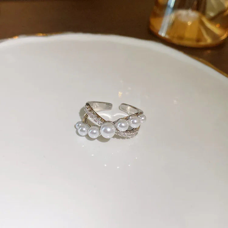 Adjustable Vintage Ring with Cubic Zirconia and Pearl – Isadora