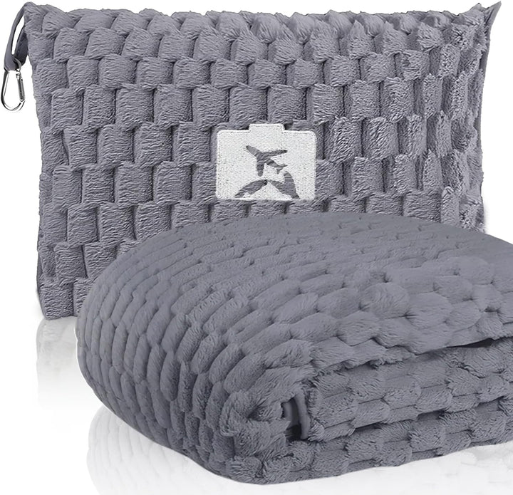 Packable Flanell-Reise-Decke mit Kissentasche und Gepäckschlitz – Trevora