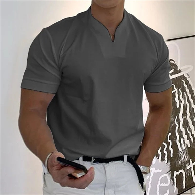 Atmungsaktives Herren Fitnessshirt mit V-Ausschnitt  – Timo
