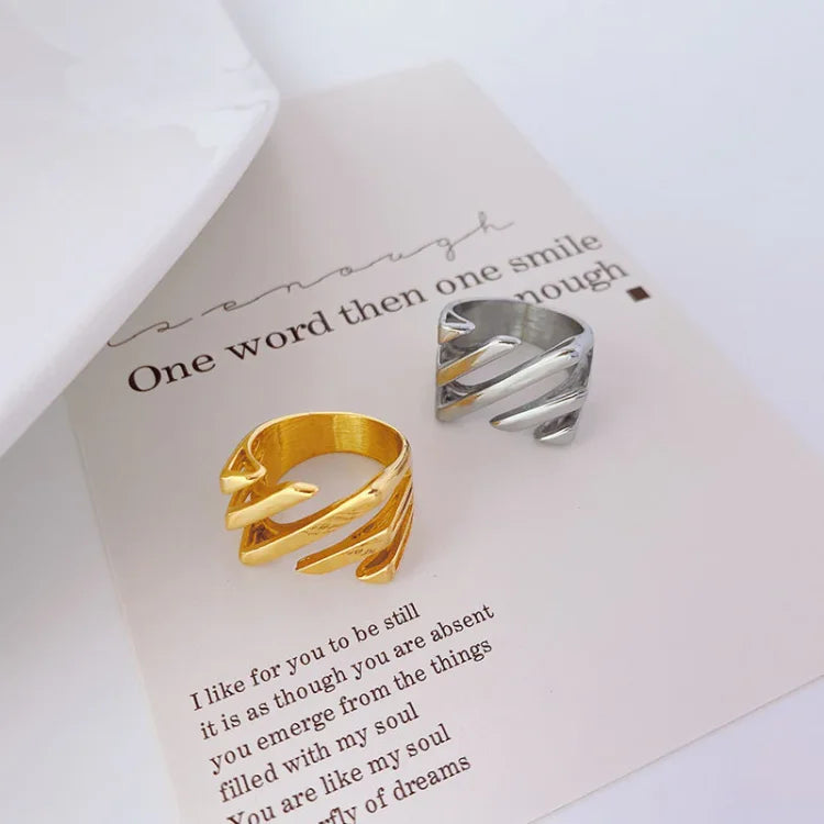 Layered Twisted Ring – Amaris