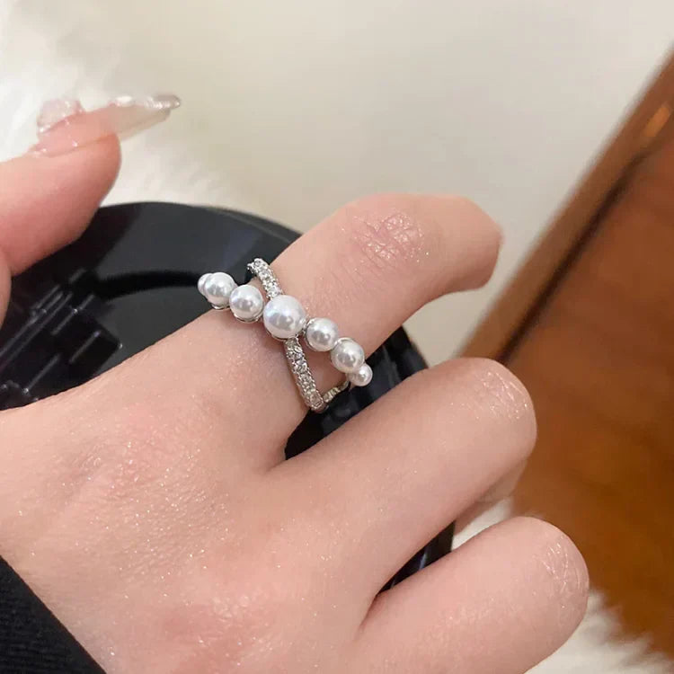 Adjustable Vintage Ring with Cubic Zirconia and Pearl – Isadora
