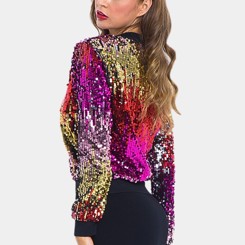 Frau in bunter Paillettenjacke, Rückansicht, glänzend, modisch, Party-Outfit, glamourös.
