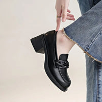 Elegant women's shoes with square heel – Seraphina