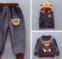 Dreiteiliges Baby- und Kleinkind-Set mit Bärenmotiv – BearHugs