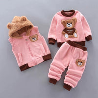 Dreiteiliges Baby- und Kleinkind-Set mit Bärenmotiv – BearHugs