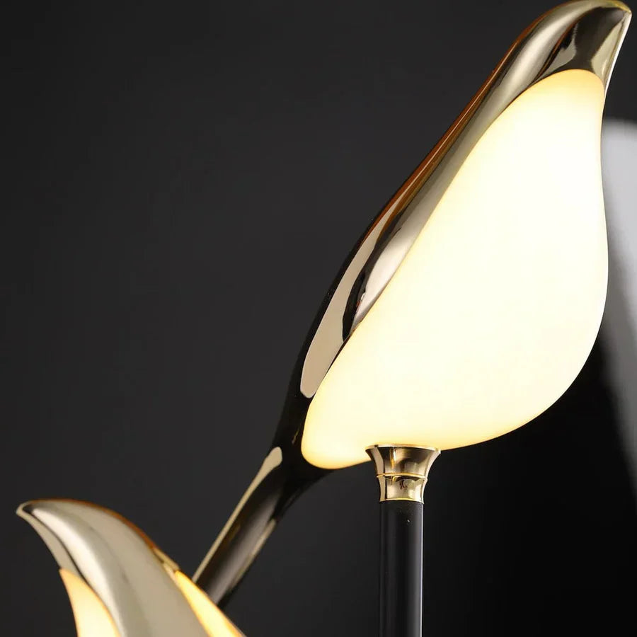 Lámpara de mesa LED con diseño elegante - AvaBird