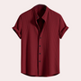 Rotes Herrenhemd, kurzärmelig, strukturiert, Knopfleiste, elegantes Design, Baumwolle.