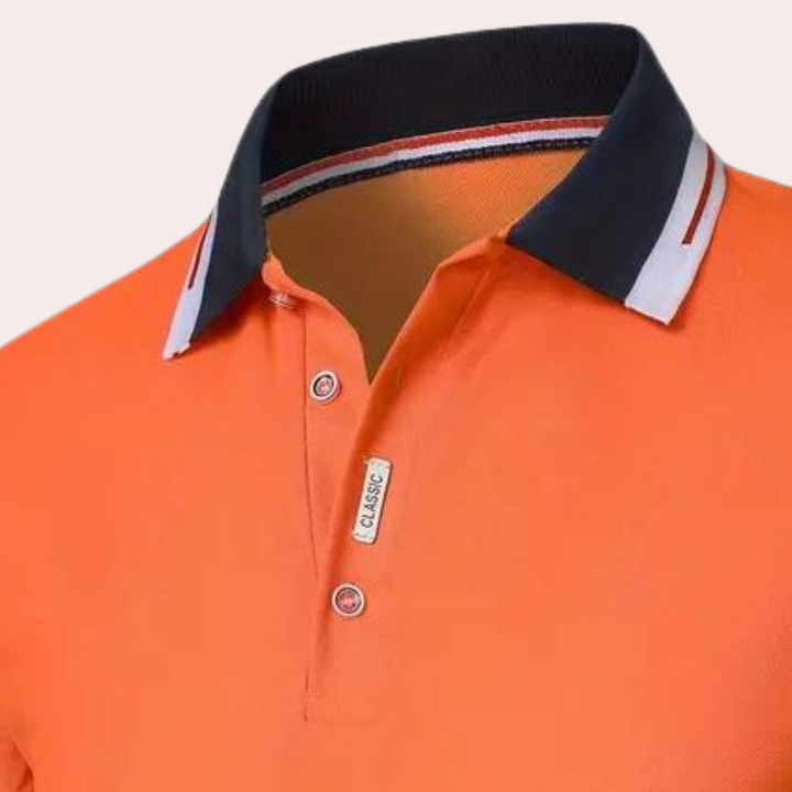 Orangefarbenes Poloshirt mit Kontrastkragen, Herrenmode, Baumwolle, klassischer Stil.