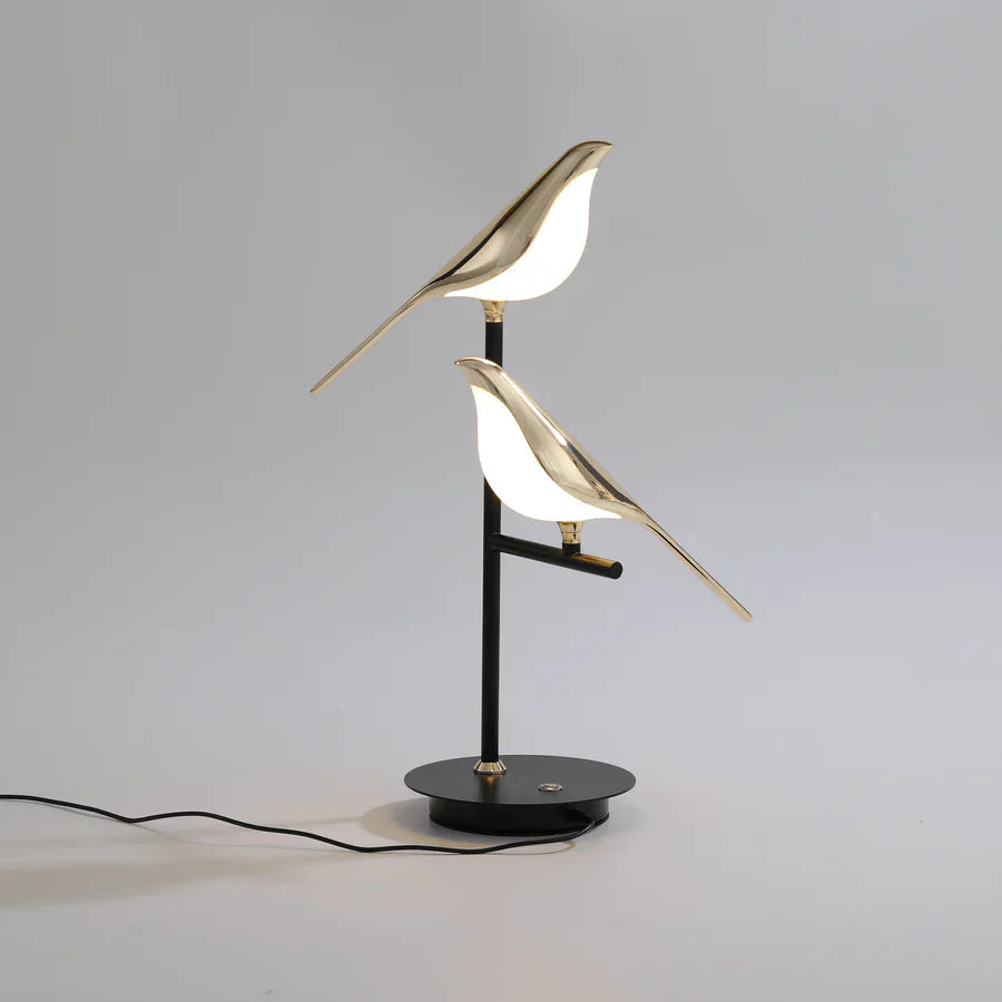 Lámpara de mesa LED con diseño elegante - AvaBird
