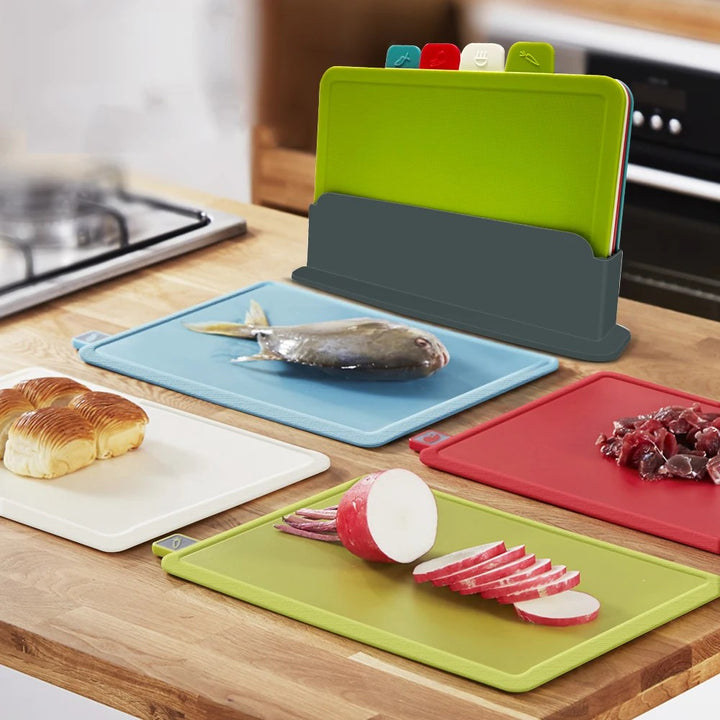 4-delt skjærebrettsett med holder – PrepTidy
