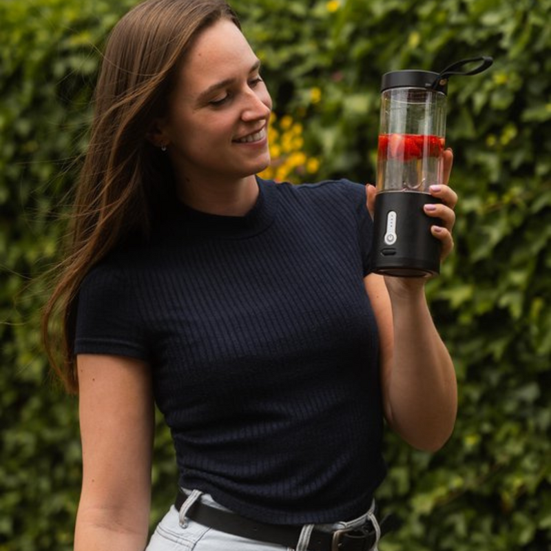 Bærbar smoothiemaskine med 6 kraftfulde klinger - BlendEase Pro