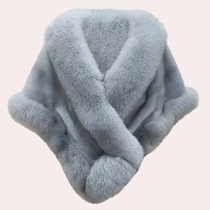 Grauer Kunstpelzkragen, weich, luxuriös, modisches Accessoire für Winterkleidung.