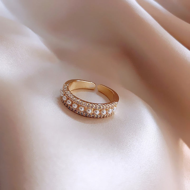 Luksuriøs guldring med perle – Martina