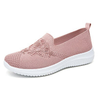 BreezeWalk Sandal | Åndbar damesandal med broderi