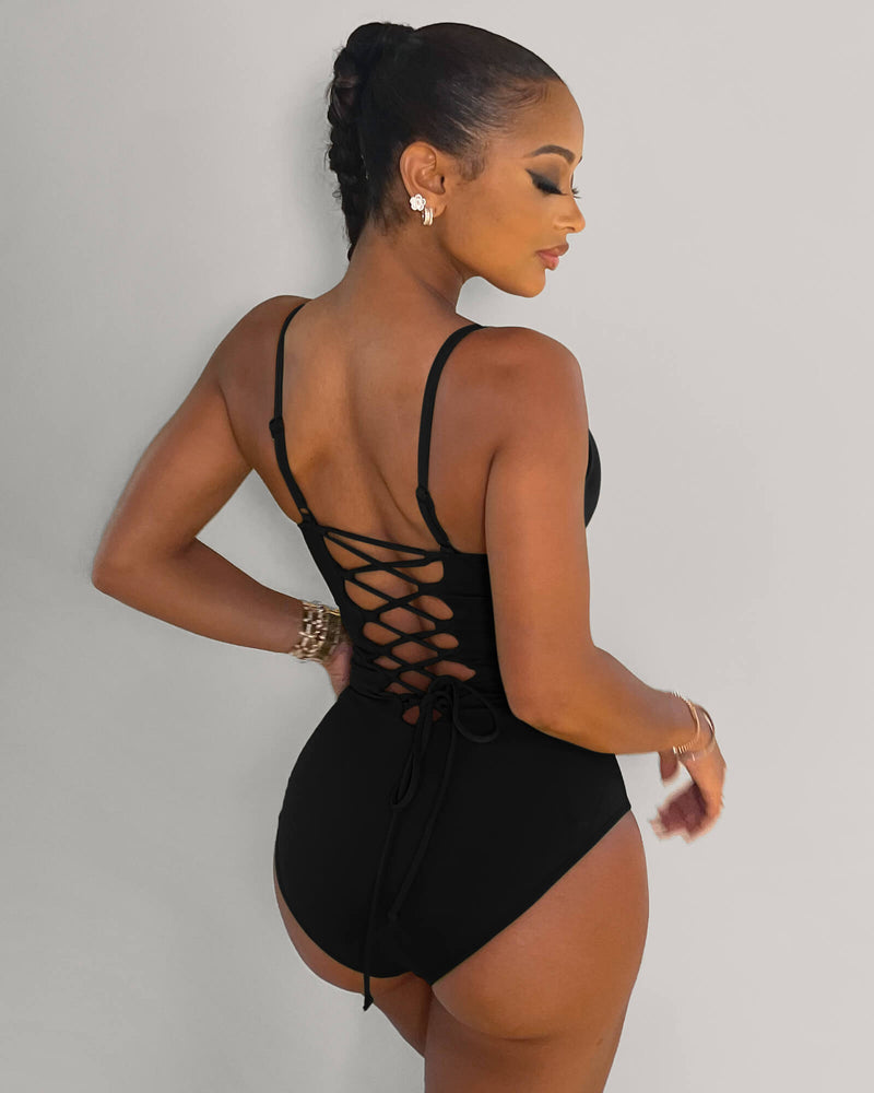 Formender Badeanzug mit Shaping-Effekt – Samira