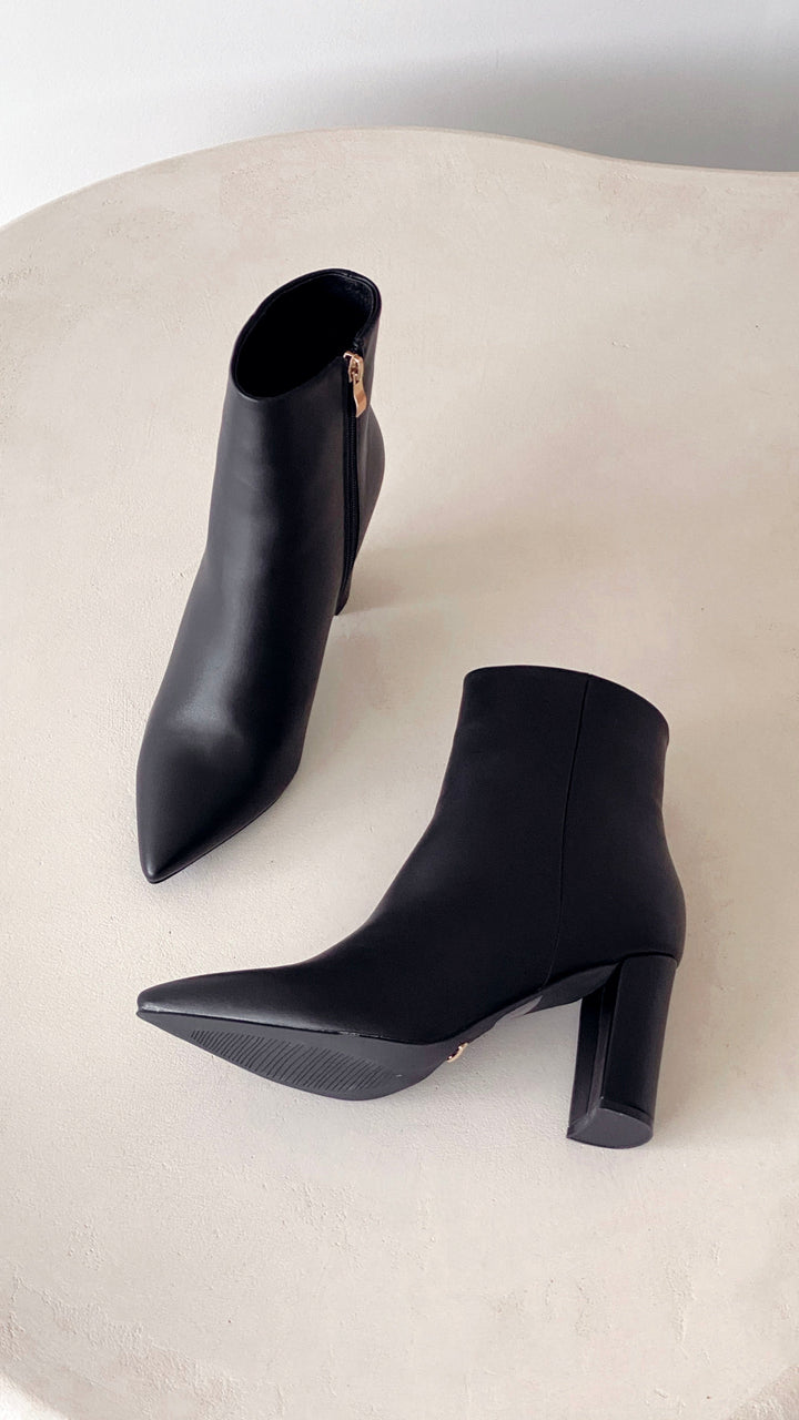 Fashionable Casual Ankle Boots - Elonette