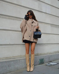 Dame overgangsjakke i oversized look med knaplukning – Selina