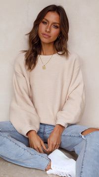 Beige strikket damepullover - Isabella