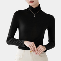 Schwarzer Rollkragenpullover Damen, langärmelig, elegant, Baumwolle, modisch, Herbstmode.