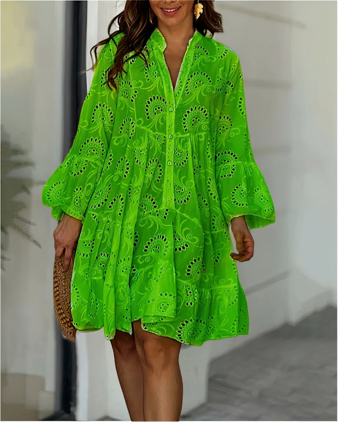 Comfortable summer dress with collar and V-neck – Sarah