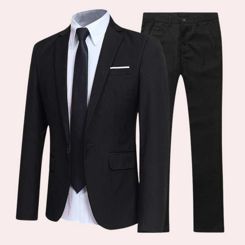 Schwarzer Herrenanzug mit Krawatte, Hemd und Hose, elegantes Business-Outfit.