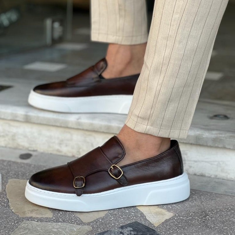 Zapatillas de cuero para hombre sin cordones con detalles de hebillas – Dante