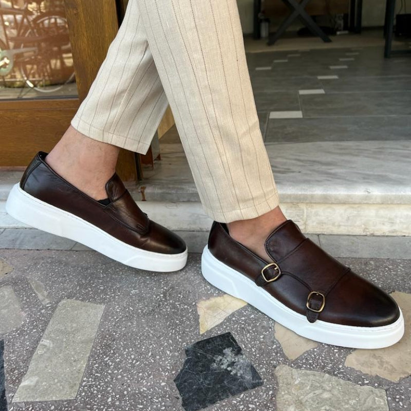 Zapatillas de cuero para hombre sin cordones con detalles de hebillas – Dante