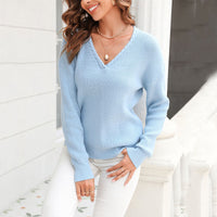 Women's knitted sweater with V-neck in a loose fit – Wanfrieda