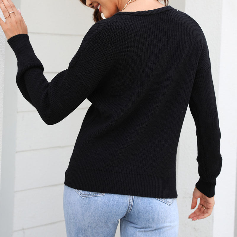 Women's knitted sweater with V-neck in a loose fit – Wanfrieda