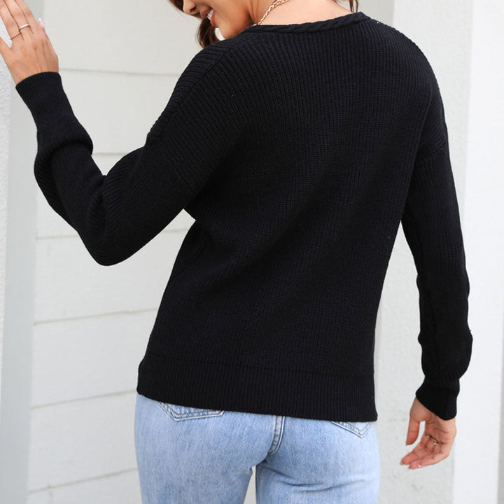Women's knitted sweater with V-neck in a loose fit – Wanfrieda