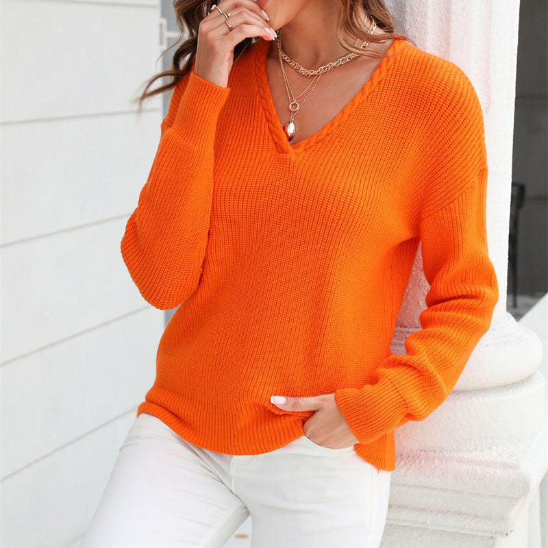 Women's knitted sweater with V-neck in a loose fit – Wanfrieda