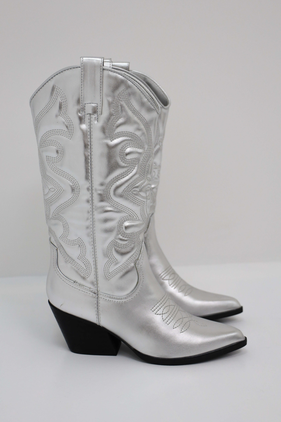 Trendy Cowboy Boots for Women - Dakota