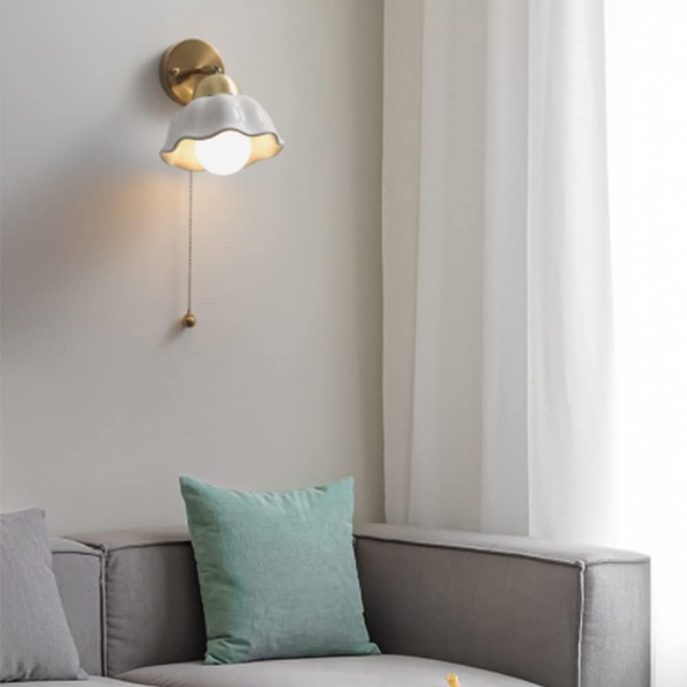 Verstellbare französische Wandleuchte, weiß, Messing, Wohnzimmer, modernes Design.