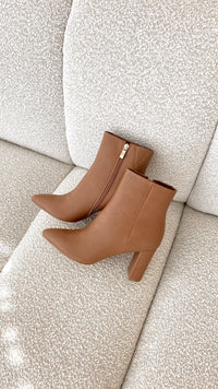 Fashionable Casual Ankle Boots - Elonette