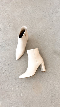 Fashionable Casual Ankle Boots - Elonette