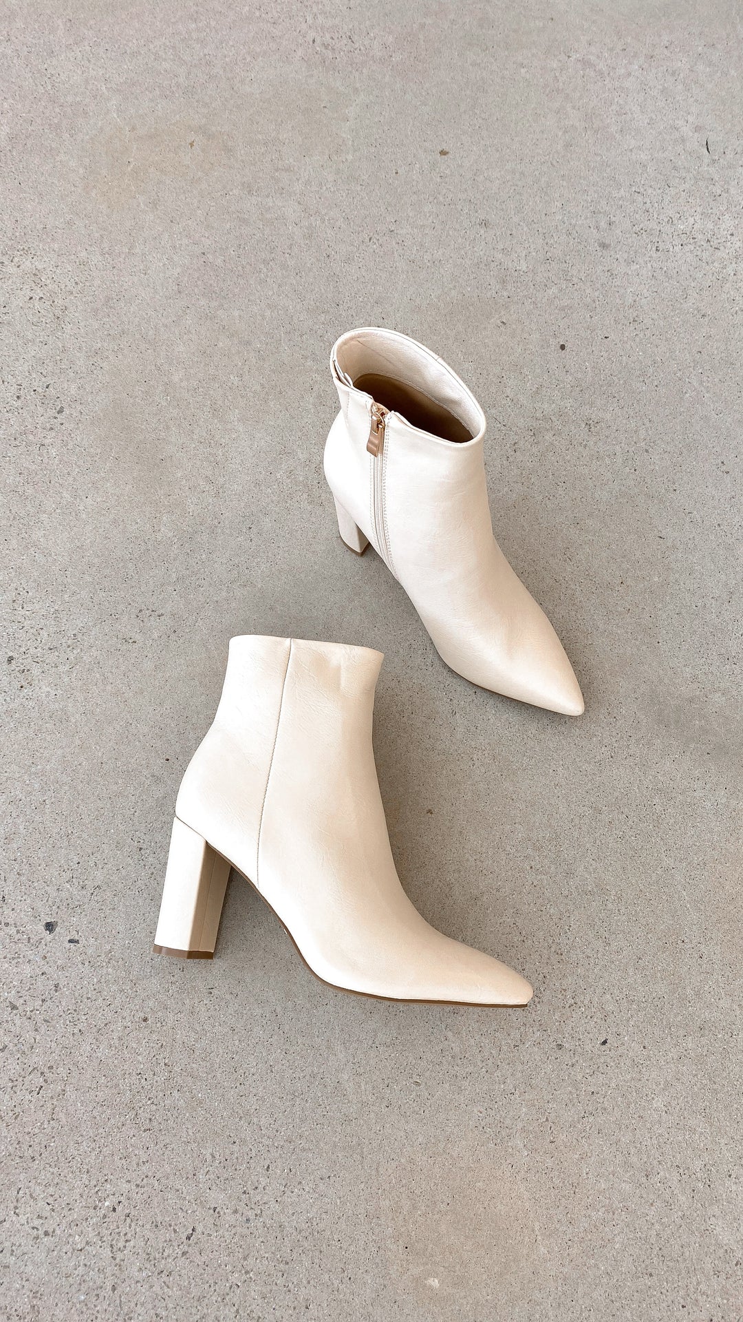 Fashionable Casual Ankle Boots - Elonette