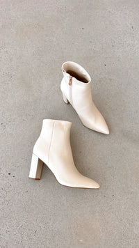 Fashionable Casual Ankle Boots - Elonette