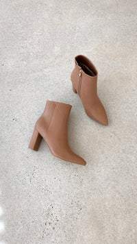 Fashionable Casual Ankle Boots - Elonette