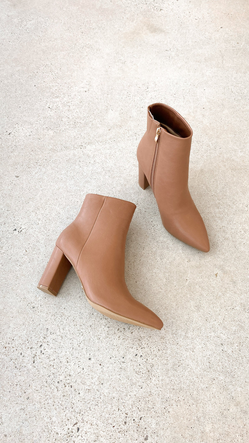 Fashionable Casual Ankle Boots - Elonette