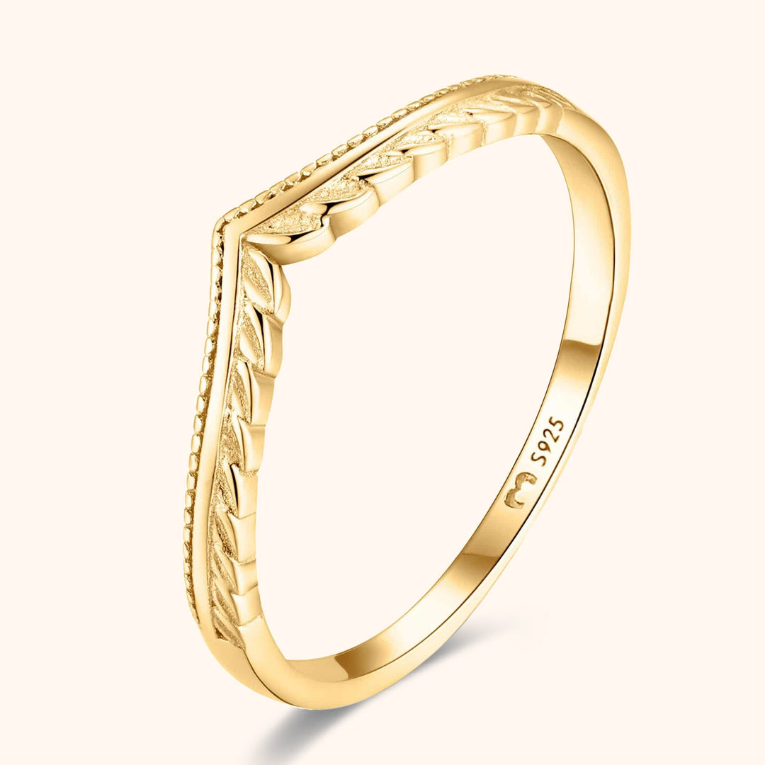 Stylish Leaf Motif Ring - Vera