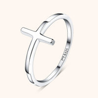 Trendy ring with cross detail – Amélie
